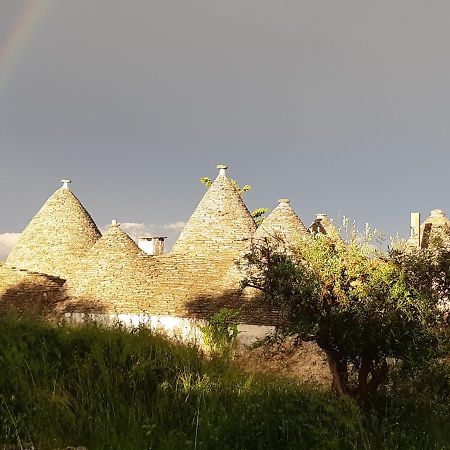 Alberobello Casa Vacanze - Pathos Tra I Trulli Villa Bagian luar foto