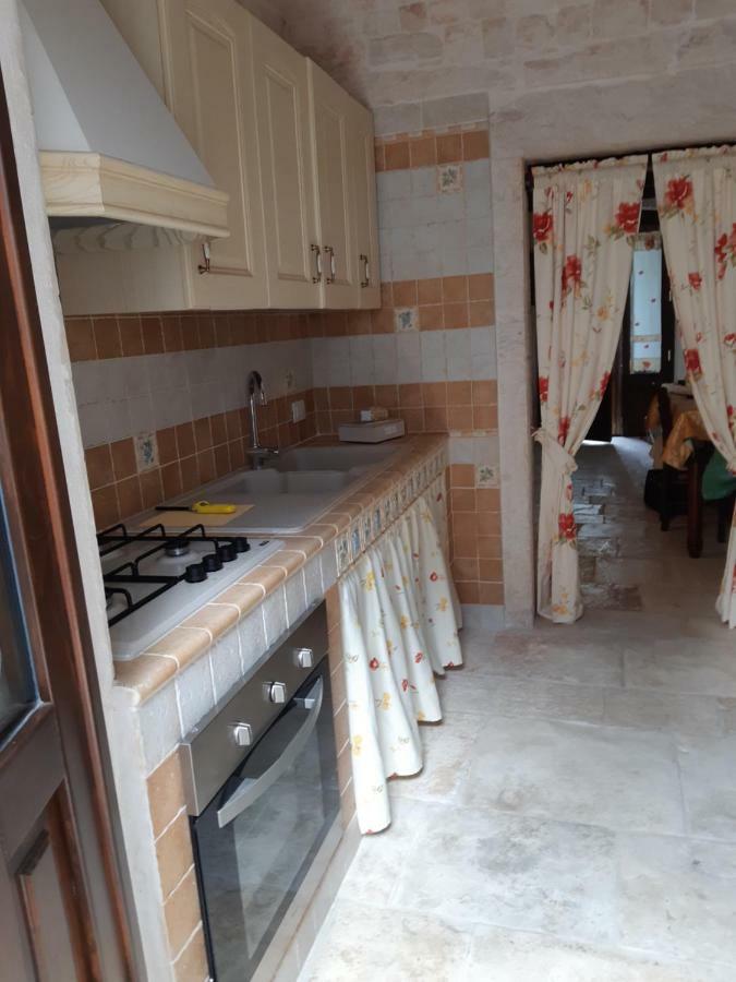 Alberobello Casa Vacanze - Pathos Tra I Trulli Villa Bagian luar foto