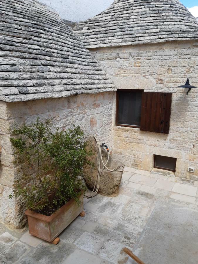Alberobello Casa Vacanze - Pathos Tra I Trulli Villa Bagian luar foto
