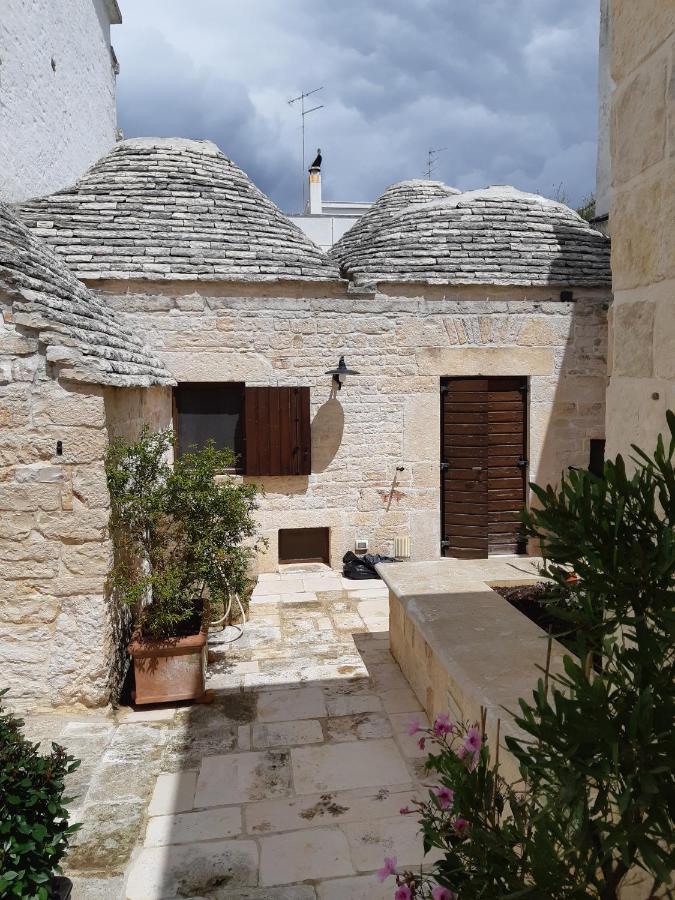 Alberobello Casa Vacanze - Pathos Tra I Trulli Villa Bagian luar foto