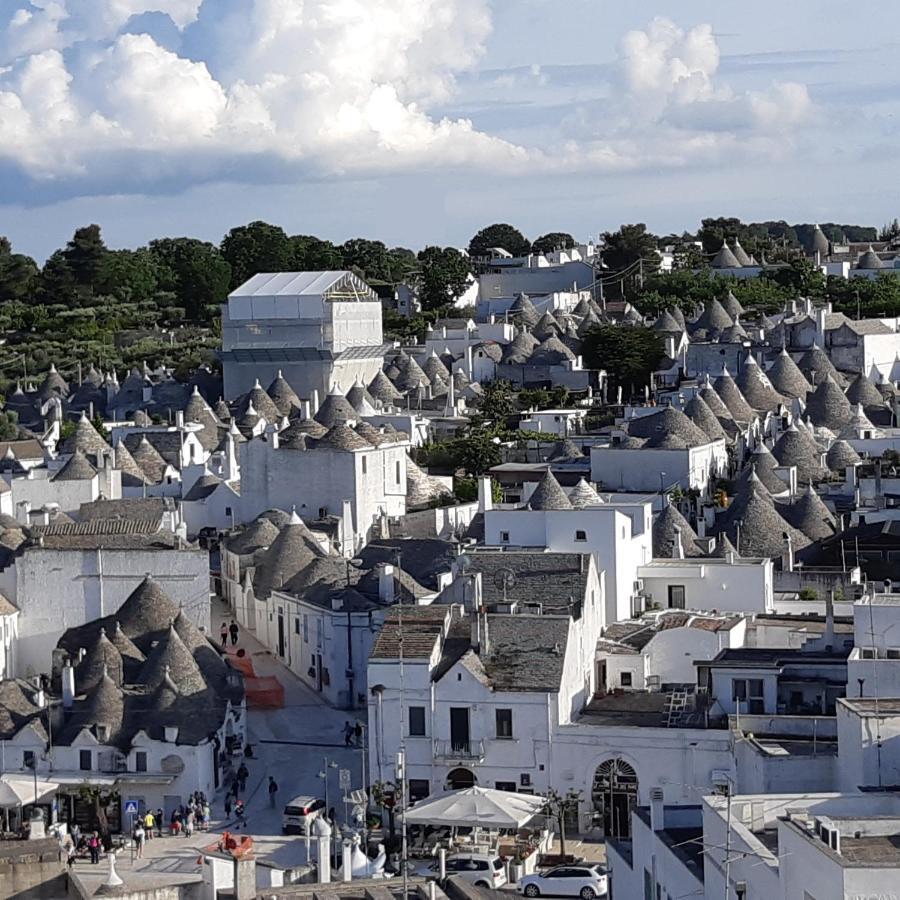 Alberobello Casa Vacanze - Pathos Tra I Trulli Villa Bagian luar foto